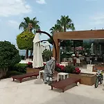 酒店 Turiya